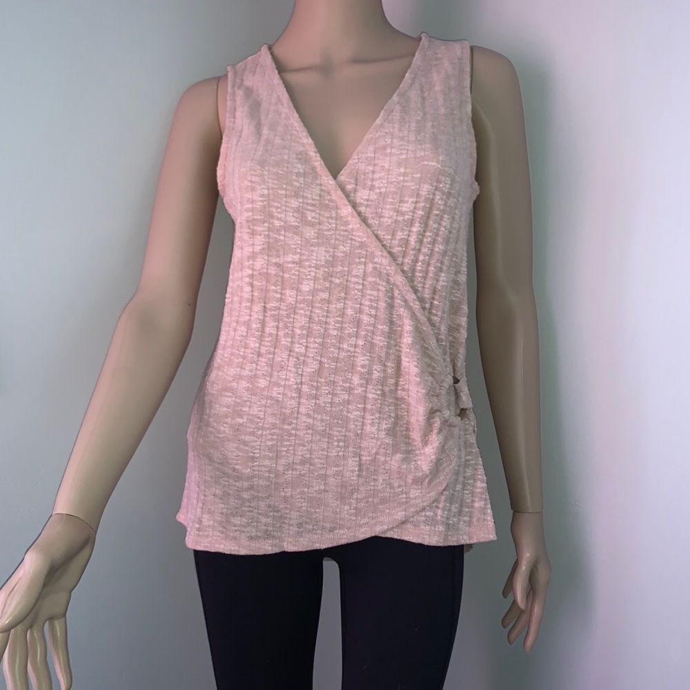 Women’s EYESHADOW Light Pink Wrap Style Surplice Sleeveless Ribbed Knit Top NWT